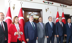 Bakan Kacır, Vali Aktaş'ı makamında ziyaret etti