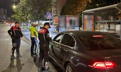 Afyon'da Emniyetten Gece Yarısı Dev Trafik Operasyonu! Milyonluk Ceza Kesildi, Araçlar Trafikten Men Edildi