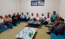 Karahisar Yörükler Derneği’nde Kritik Buluşma! Gültekin Uysal Destek Sözü Verdi