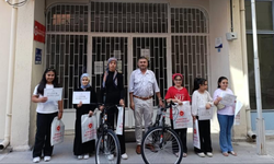 Emirdağ'da camiler arası bilgi yarışmasının kazananları ödüllerine kavuştu