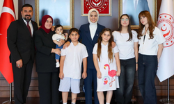 AK Parti Afyonkarahisar İl Başkanı Özgür Kavak Ailesiyle Bakan Göktaş'ı Ziyaret Etti