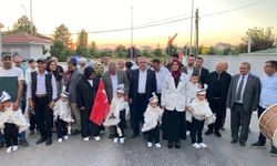 150 Araçlık Konvoy, Mehter Takımı Ve Gram Altın Hediyesi! İhsaniye’de Sünnet Şöleni Coşkusu