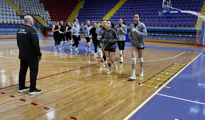Afyon Belediye Yüntaş’ın Gözü Zirvede! Sultanlar Ligi Yolunda Kritik Randevu: Rakip Manavgat Belediyespor