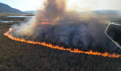 Afyonkarahisar’da Göldeki Adacıklarda Yangın