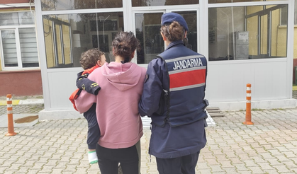 7 Ayrı Suçtan Aranıyordu, Kucağında Bebeği İle Hapse Girdi