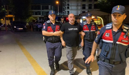 Ünlü yönetmen Ezel Akay neden gözaltına alındı? Evindeki operasyonun detayları ortaya çıktı