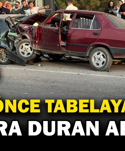 Yön tabelası ve park halindeki araca çarpan otomobilde 3 kişi yaralandı