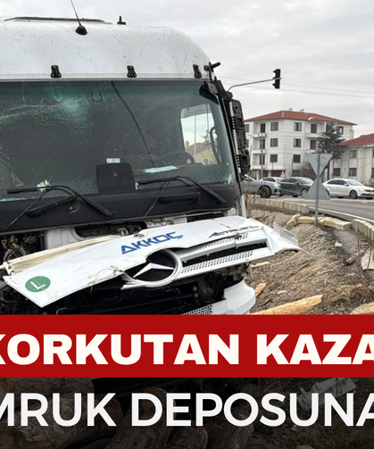 Afyon'da Kontrolden Çıkan Tır Fabrikaya Daldı