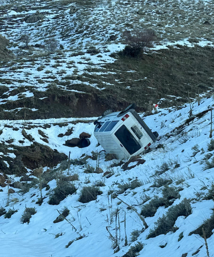 Afyon'da Korkutan Kaza! Uçuruma Yuvarlandı