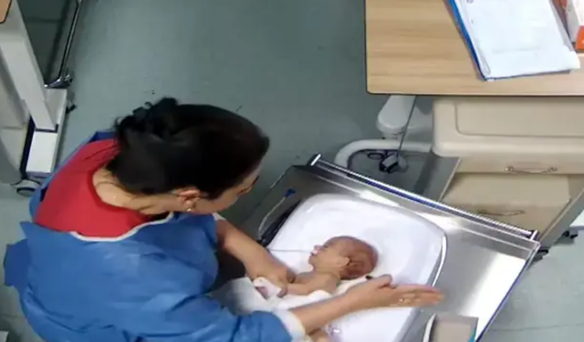 Cani Hemşirenin Yeni Görüntüleri Ortaya Çıktı: Aynı Nöbette Bir Bebeğe Daha Şiddet Uygulamış