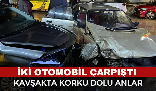 Afyon'da Korkutan Kaza: Kütüphane Kavşagı'nda İki Otomobil Çarpıştı!