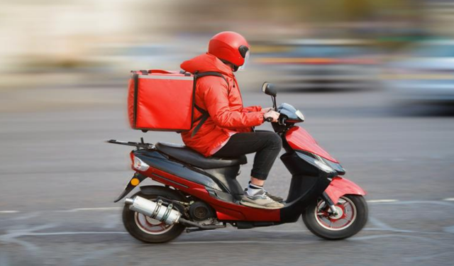 Ramazan'da Sipariş Patlaması: 1 Saatte 1 Milyon Paket! İftar Sofralarında Teslimat Krizi