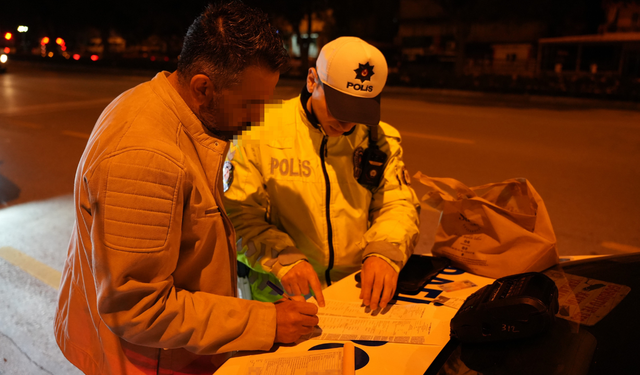 Alkollü Sürücüden Polise "Babalık" Talebi, Gazeteciye "Şarjın Bitsin" Bedduası!