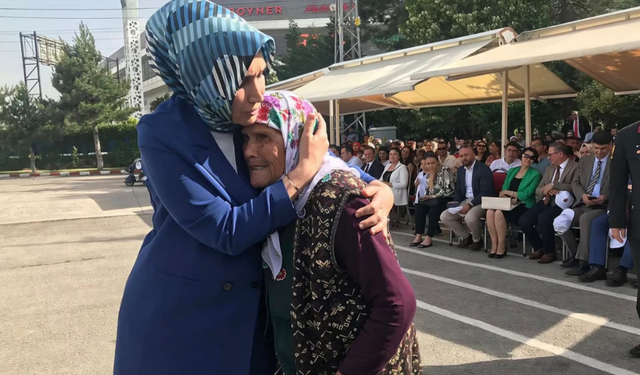 Afyon'un Başı Sağ Olsun: Şehit Annesi Raziye Kılıçaslan Hayatını Kaybetti