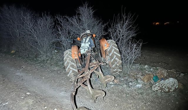 Görenler Kaza Sandı Ama Gerçek Başkaydı... Uşak'ta Traktörden Ceset Çıktı! Ekrem Çakmak Cinayete mi Kurban Gitti