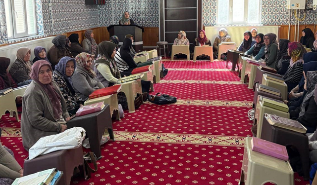 "Neslin Teminatı Kadınlar" Afyon’da Buluştu! İl Müftü Yardımcısı Anatoprak’tan Önemli Mesajlar