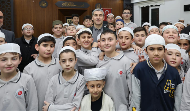 Geleceğin Hafızlarıyla İftar Sevinci! Vali Aktaş Erkmen Yatılı Kur’an Kursu Öğrencileriyle Buluştu