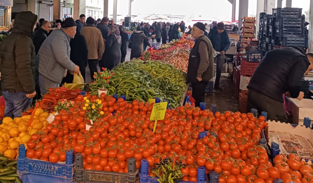 Afyon’da Esnaf Temsilcileri Birbirine Girdi! Veysel Gök’ten Hüseyin Karnıbüyük’e "Pazar" Resti