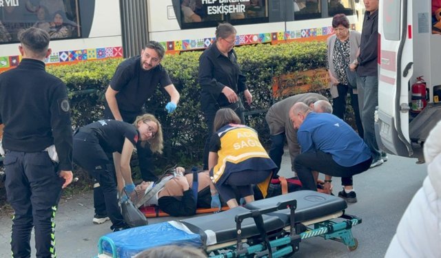 Son Dakika: Kaldırımda Yürüyen Kadının Üzerinden Araç Geçti!