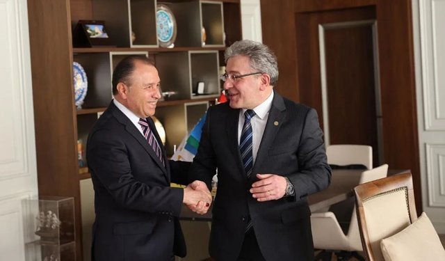 AKÜ Rektörü Karakaş Ege Bölgesi Rektörler Toplantısına katıldı: Üniversiteler arası iş birliği masaya yatırıldı