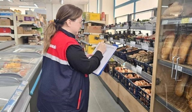 Afyonkarahisar’da marketlerde TÜFİS kapsamında fiyat denetimi gerçekleştirildi