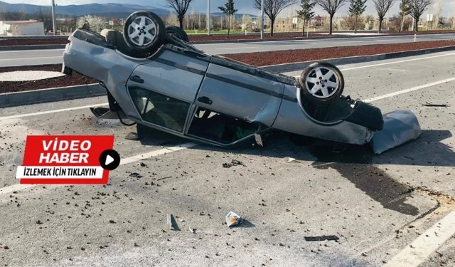 Kaza Anı Kamerada! Afyonkarahisar’da Kavşak Faciası: Bolvadin’de Korkutan Kaza