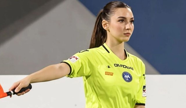 Futbol Dünyası Bu Hakemi Konuşuyor! Gerçek mi Yoksa Yapay Zeka mı?