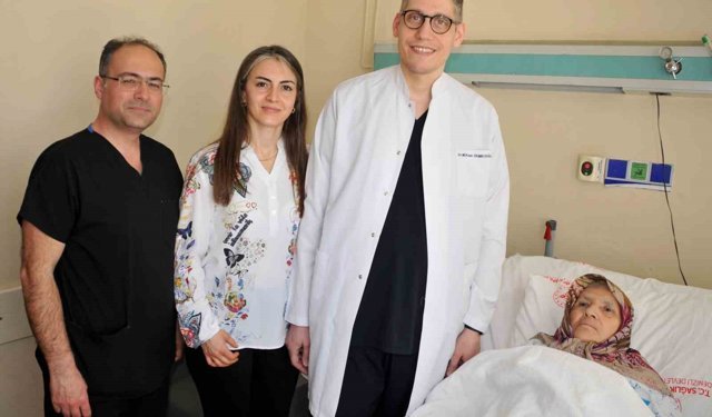 Karın ağrısıyla başvurdu, yumurtalık kanseri teşhisi konuldu