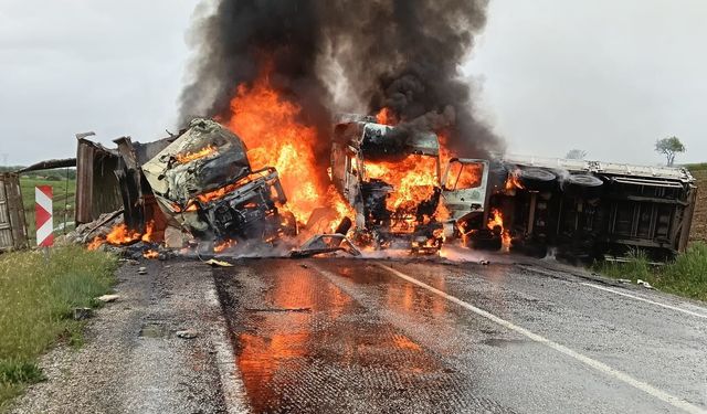 Afyonkarahisar’da Tır Faciası: Çarpışıp Devrilen Araçlar Alev Alev Yandı, Sürücüler Ağır Yaralı!