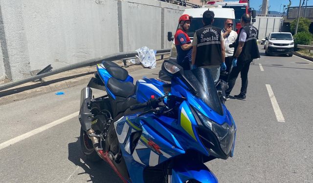 Motosiklet Bariyerlere Çarptı: 28 Yaşındaki Genç Sürücü Kurtarılamadı!
