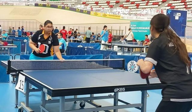Afyonlu özel sporculardan büyük başarı: Türkiye Şampiyonası’nda 4 derece çıktı