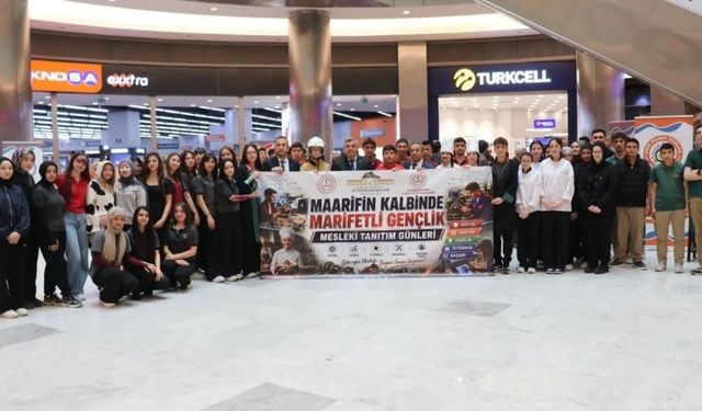 Afyonkarahisar’da “Maarifin Kalbinde Marifetli Gençlik” etkinliğine büyük ilgi
