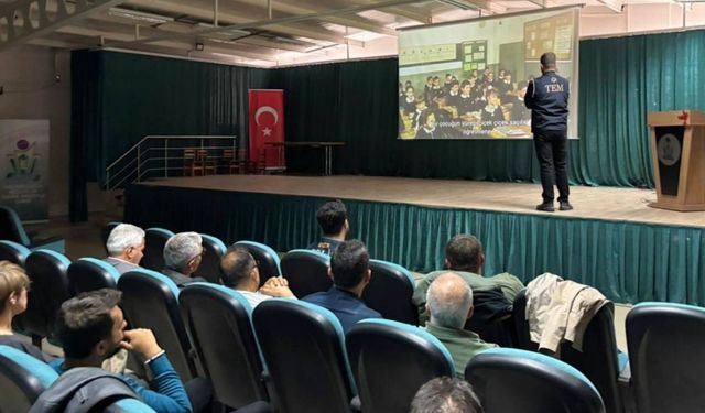 Afyonkarahisar’da rehber öğretmenlere güvenli gelecek eğitimi verildi