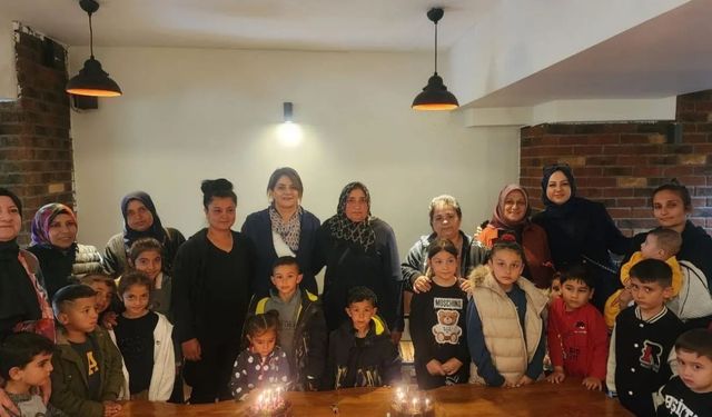 AK Parti Afyonkarahisar Kadın Kolları’ndan çocuklara bayram sürprizi