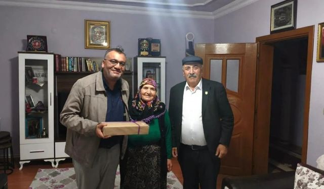 Emirdağ Belediyesi'nden vefalı ziyaret: Şehit aileleri ve gaziler bayramda unutulmadı