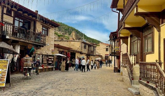 Frig Vadisi bayramda ziyaretçi akınına uğradı