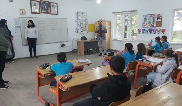 Emirdağ’da öğrencilere Kur’an kurslarına yönelik bilgilendirme yapıldı