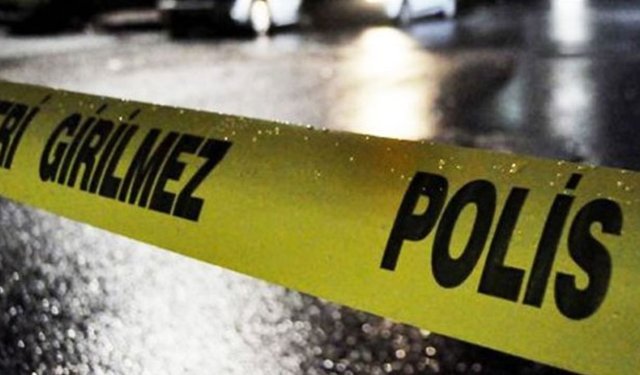 Afyonkarahisar’da korkutan kaza: Otomobil bariyerlere çarptı, yaralılar var
