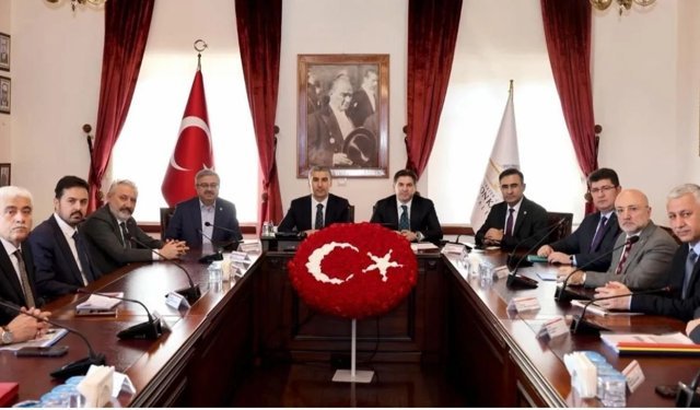 Bakan Yardımcısı Bağcı, Vali Aktaş’ı Ziyaret Etti: Afyon’da Tarım Gündemi Masaya Yatırıldı