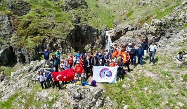 AFDOS üyelerinden Uçak Şelalesi’ne zorlu tırmanış: Doğa yolculuğu hayran bıraktı