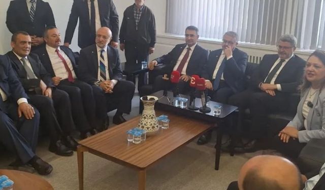 AK Parti Afyonkarahisar heyetinden Başkan Köksal'a ilk ziyaret