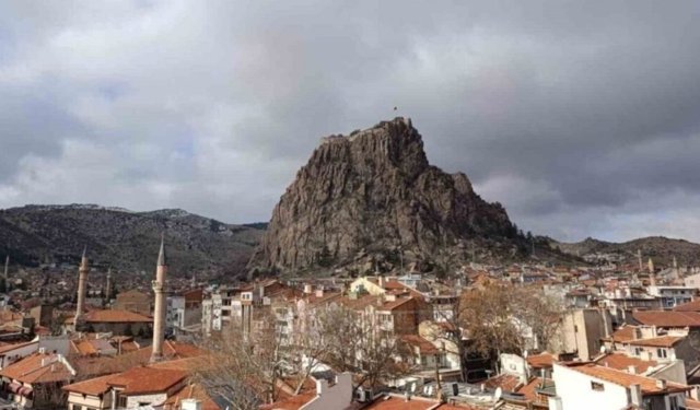 Gök Yarılacak! Meteoroloji’den Afyonkarahisar İçin "Turuncu" Alarm: O Saatten İtibaren Sakın Hazırlıksız Çıkmayın