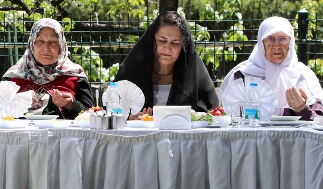 Afyonkarahisar’da En Anlamlı Anneler Günü: Şehit Anneleri Unutulmadı