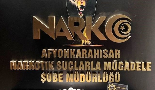 Afyonkarahisar'da zehir operasyonu: Otomobilden binlerce uyuşturucu hap çıktı