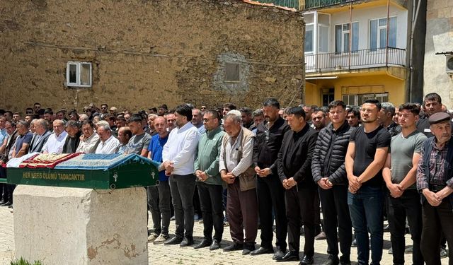 Ülkücü Camia Cenazede Bir Araya Geldi: Çetinkaya Ailesinin Acı Günü!