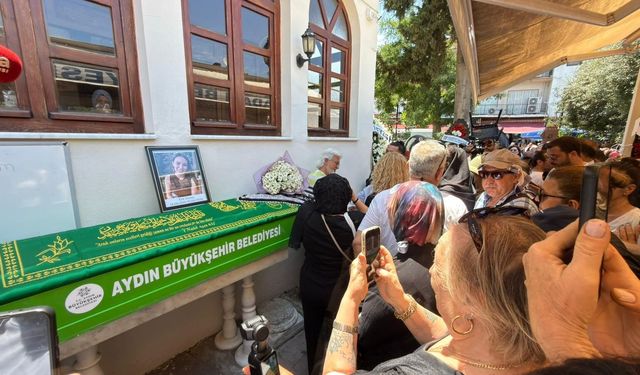 35 Yaşındaki Oyuncu Ece İrtem, Kuşadası’nda Sevenlerinin Gözyaşlarıyla Toprağa Verildi!