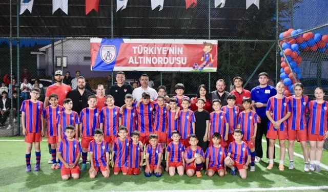 Dazkırı’da spor heyecanı: 2026 yaz futbol turnuvası ve Altınordu futbol okulu açıldı
