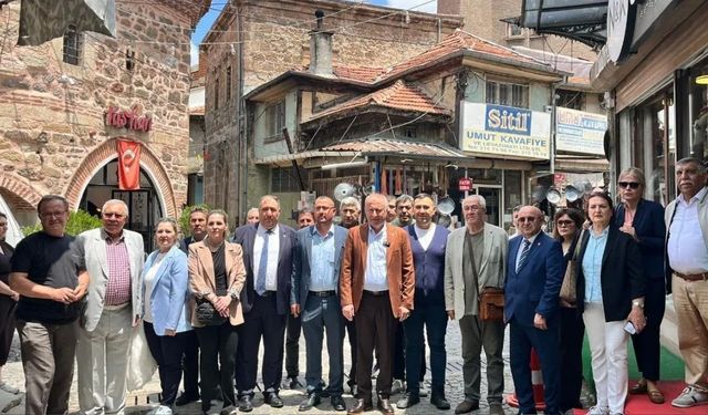 Milletvekili Olgun’dan çarşı turu: Afyon esnafının gündemi yerinde değerlendirildi