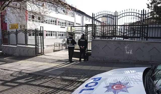 Afyonkarahisar’da LGS Sınavı İçin Polis Teyakkuzda: Geç Kalan Öğrencileri Sınava Ekipler Yetiştirecek!