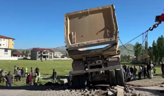 Feci Kaza: 2 Kişi Hayatını Kaybetti, 3 Kişi Yaralandı